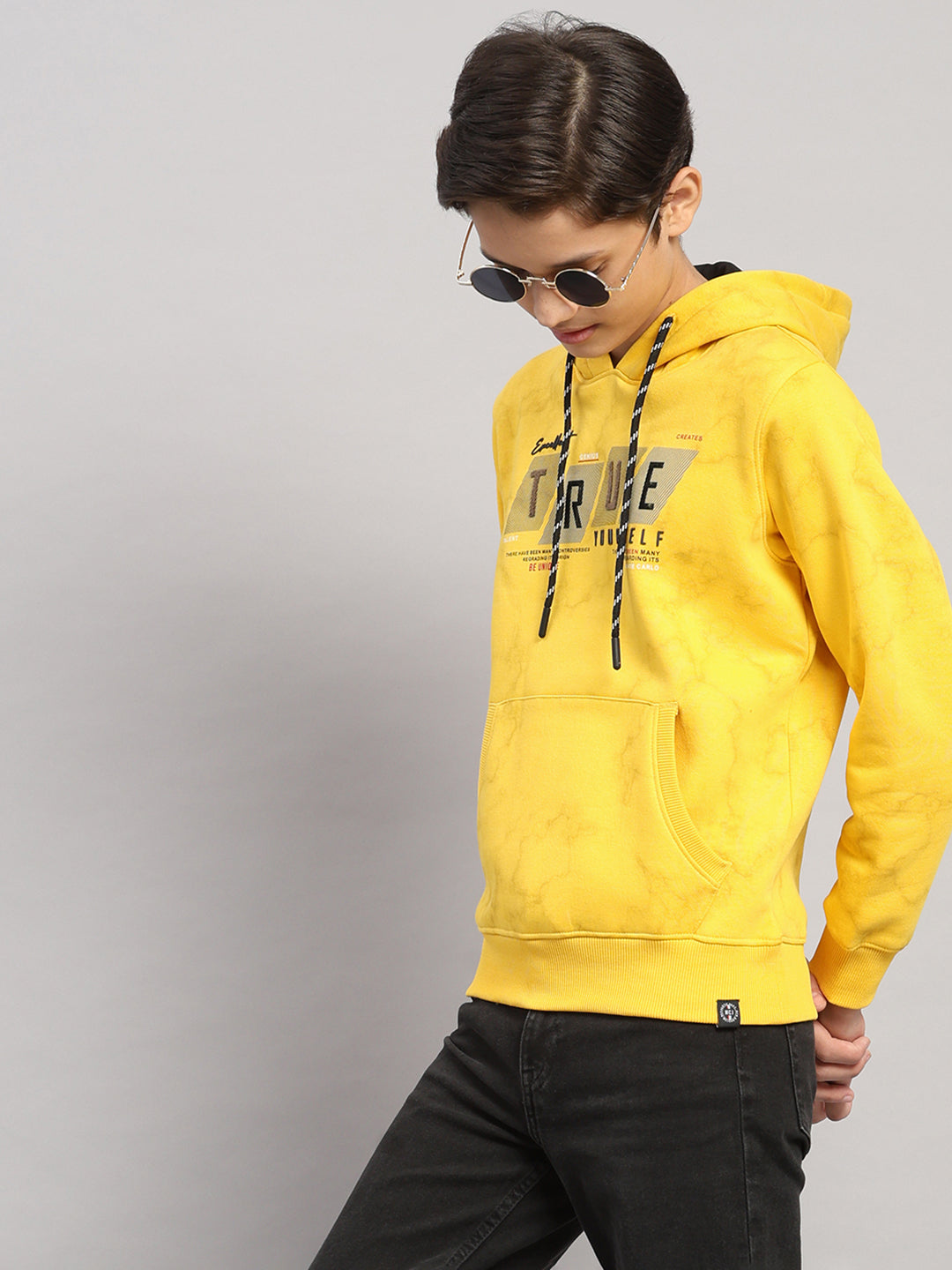 Boys Yellow Printed Round Neck Full Sleeve Sweatshirt