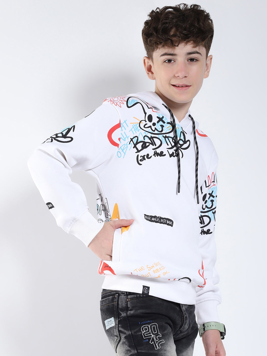 Boys Off White Printed Hooded Full Sleeve Sweatshirt