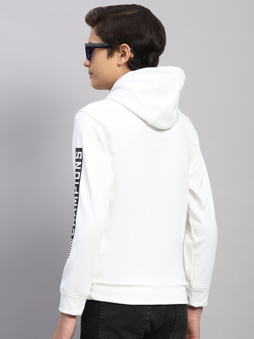 Boys White Printed Round Neck Full Sleeve Sweatshirt