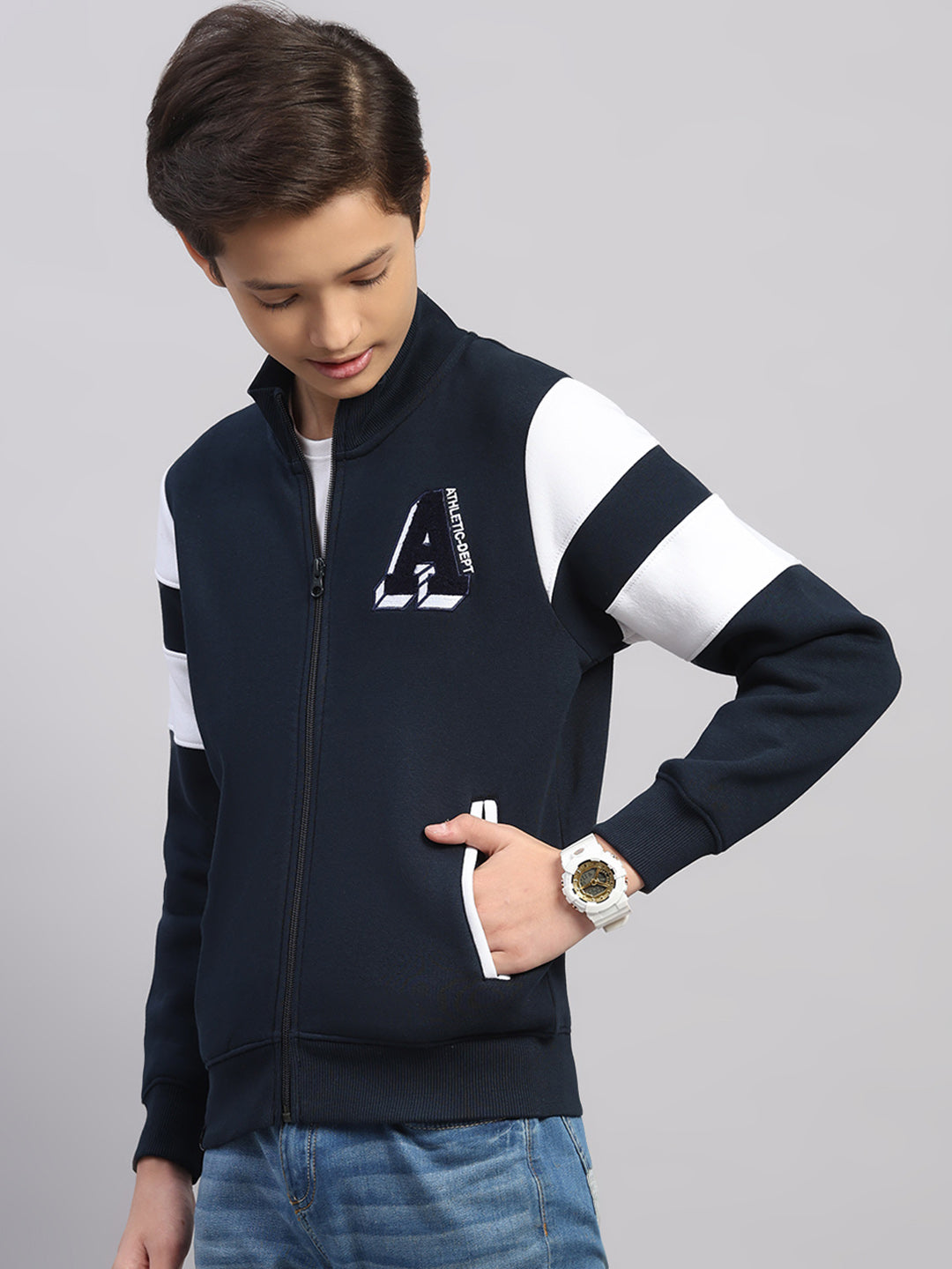 Boys Navy Blue Embroidered Round Neck Full Sleeve Sweatshirt