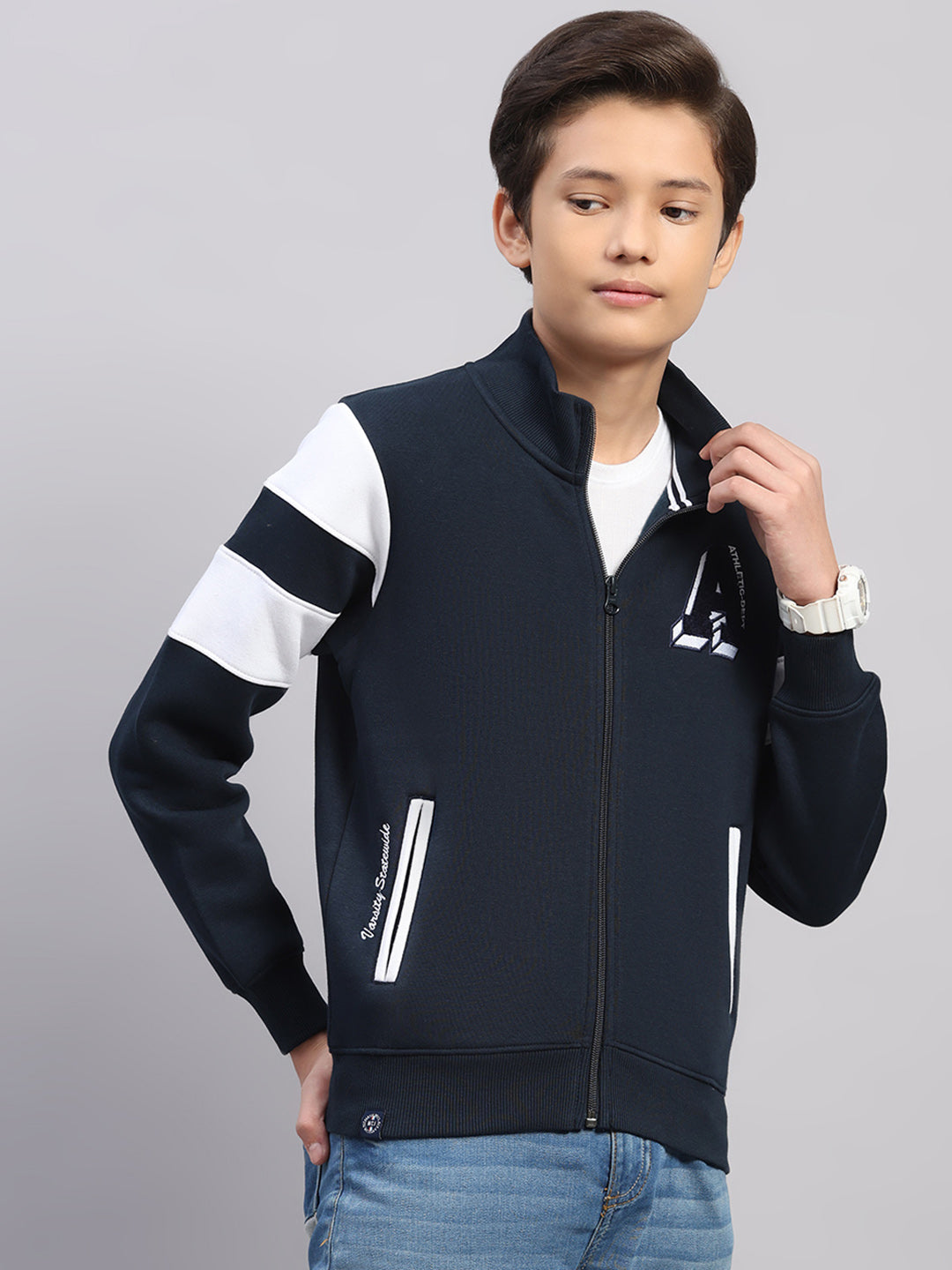 Boys Navy Blue Embroidered Round Neck Full Sleeve Sweatshirt