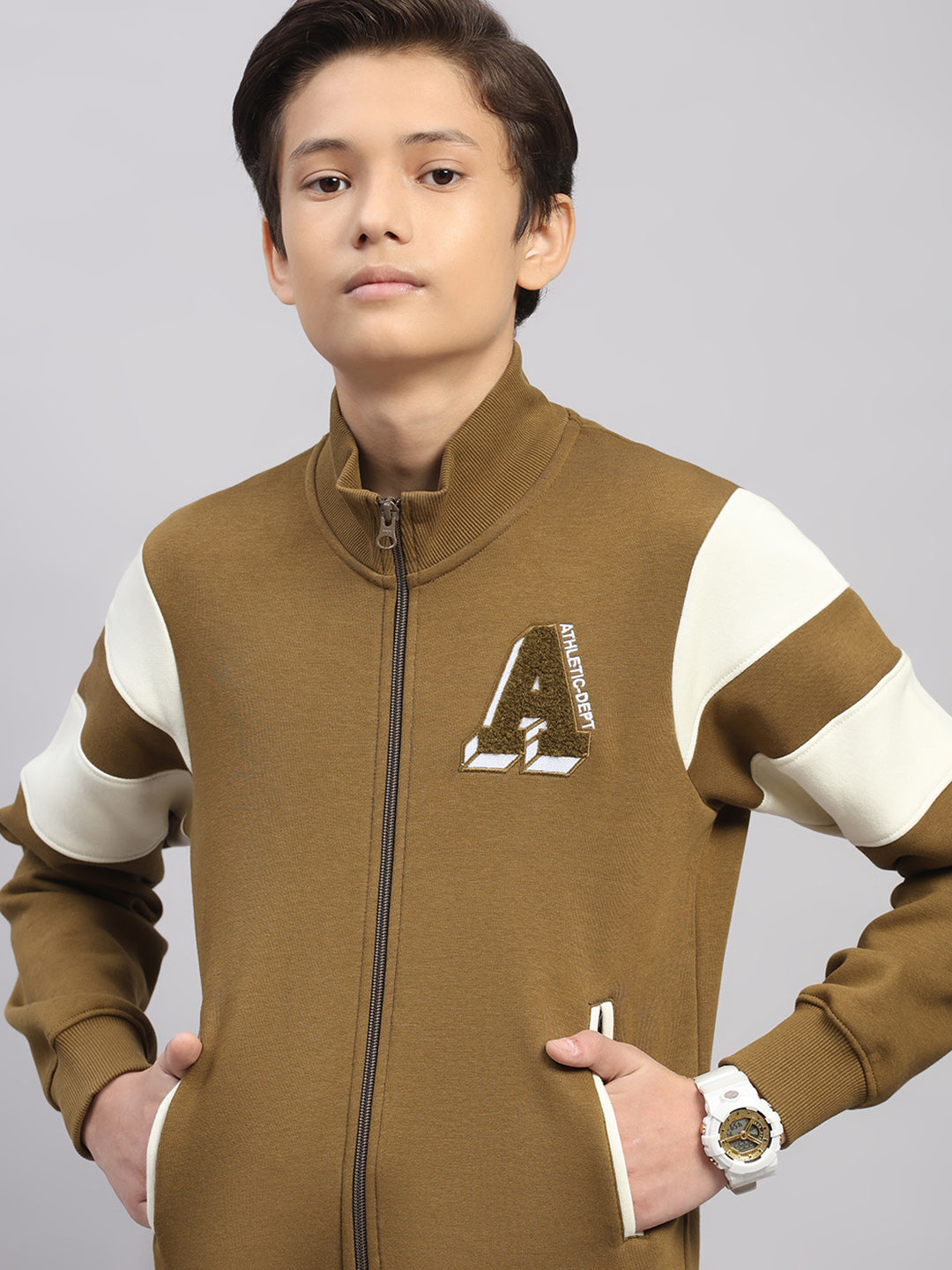 Boys Olive Embroidered Round Neck Full Sleeve Sweatshirt