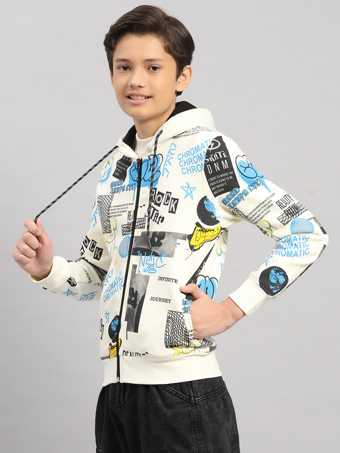 Boys Cream Printed Hooded Full Sleeve Sweatshirt