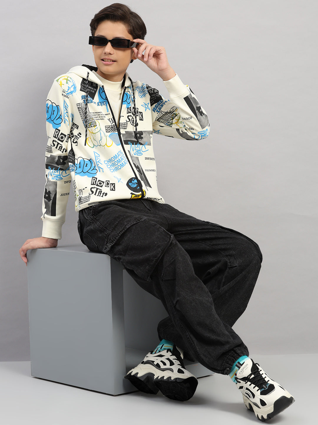 Boys Cream Printed Hooded Full Sleeve Sweatshirt