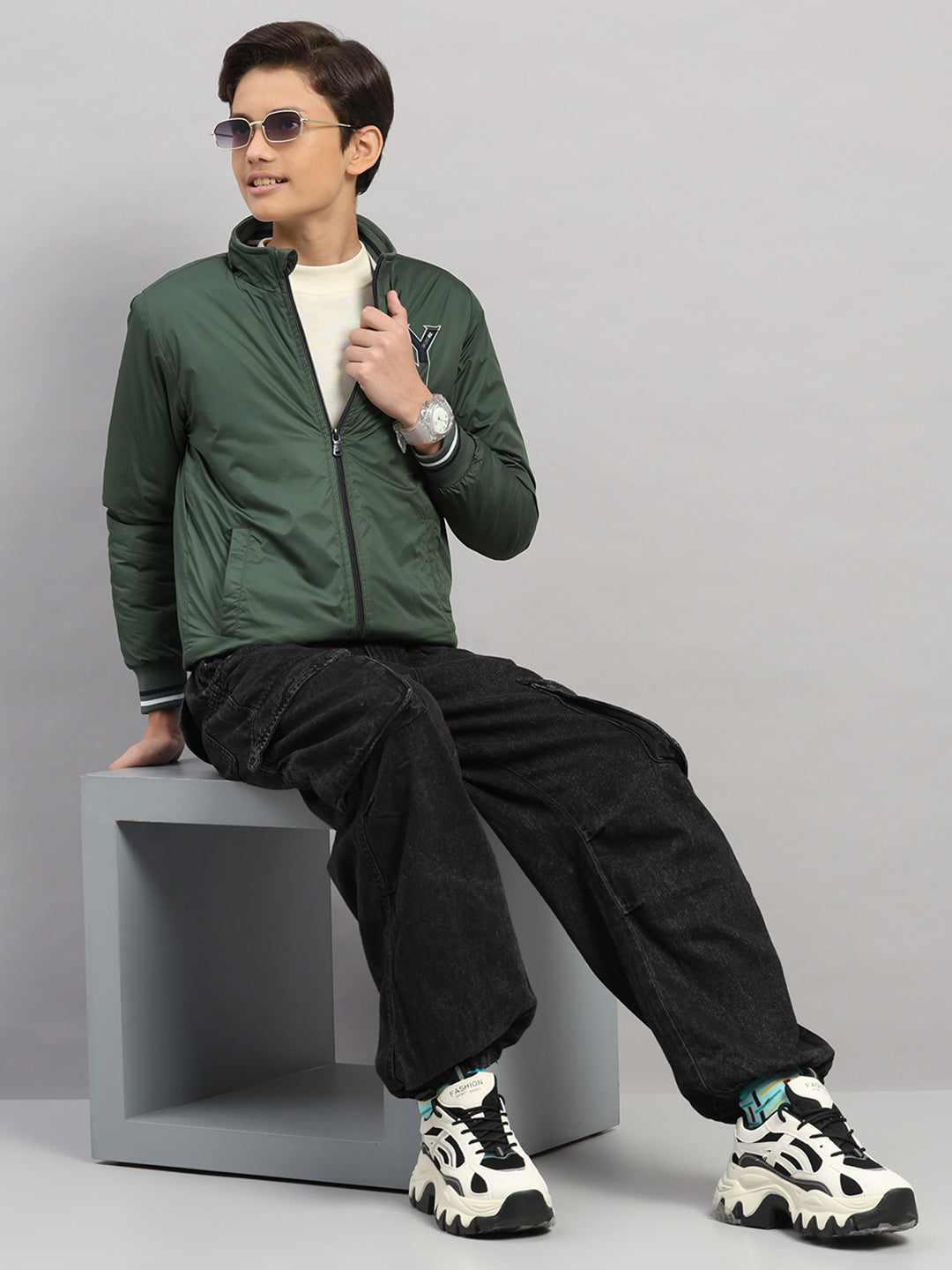 Boys Olive Solid Collar Full Sleeve Jacket