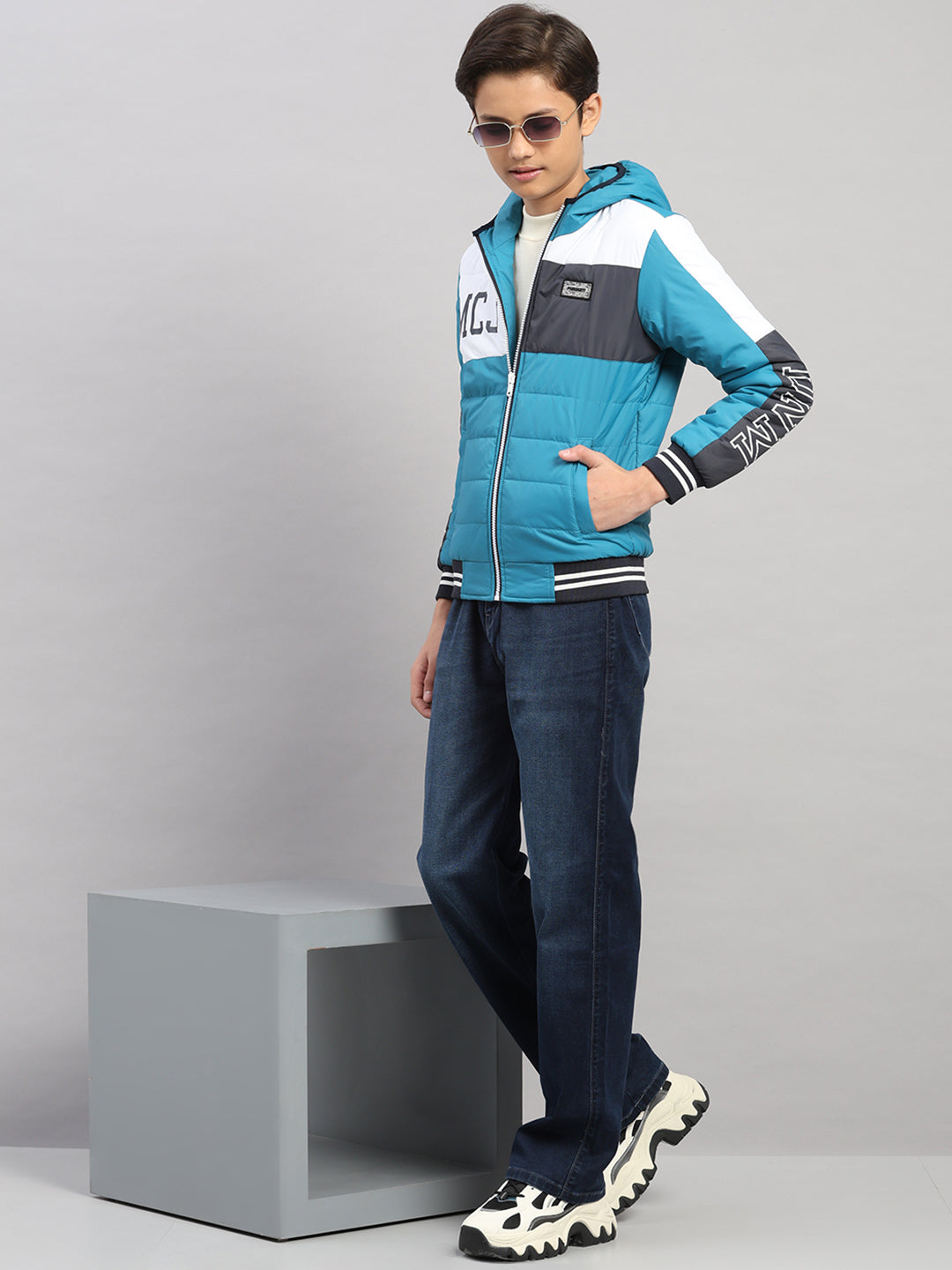 Boys Teal Blue Printed Hooded Full Sleeve Jacket