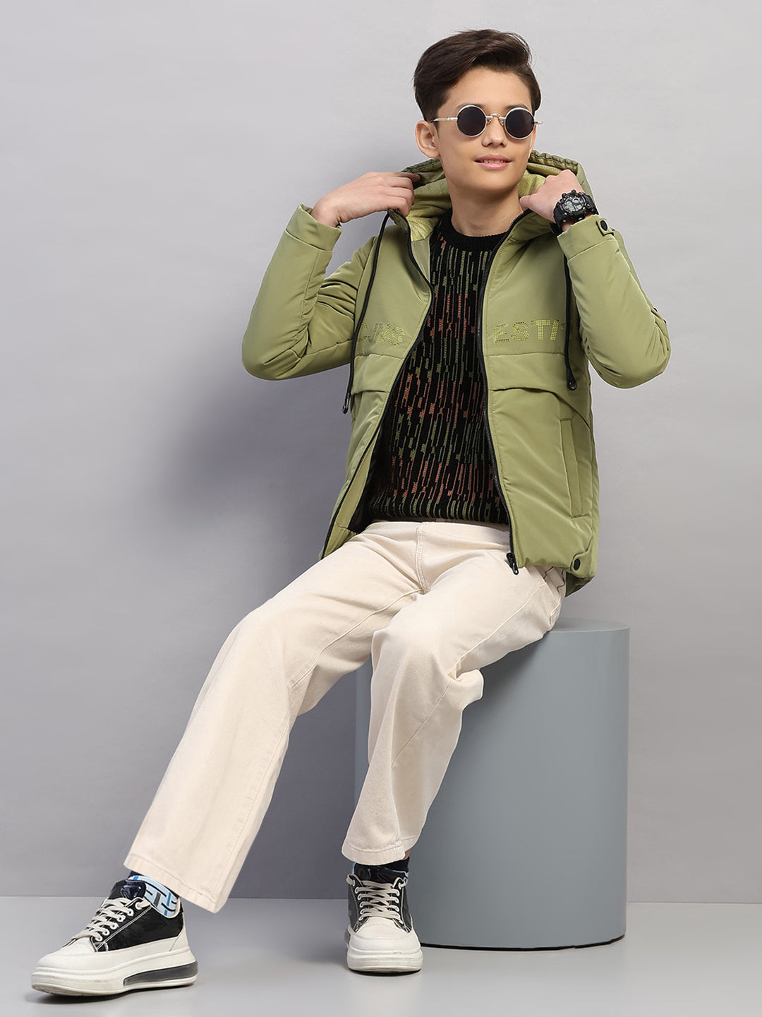 Boys Green Solid Hooded Full Sleeve Jacket