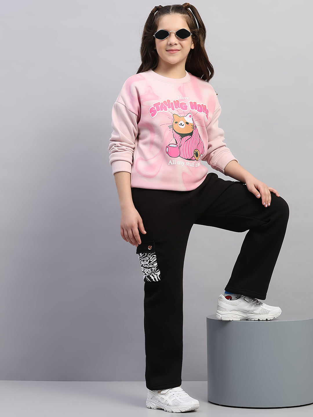 Girls Pink Printed Round Neck Full Sleeve Sweatshirt