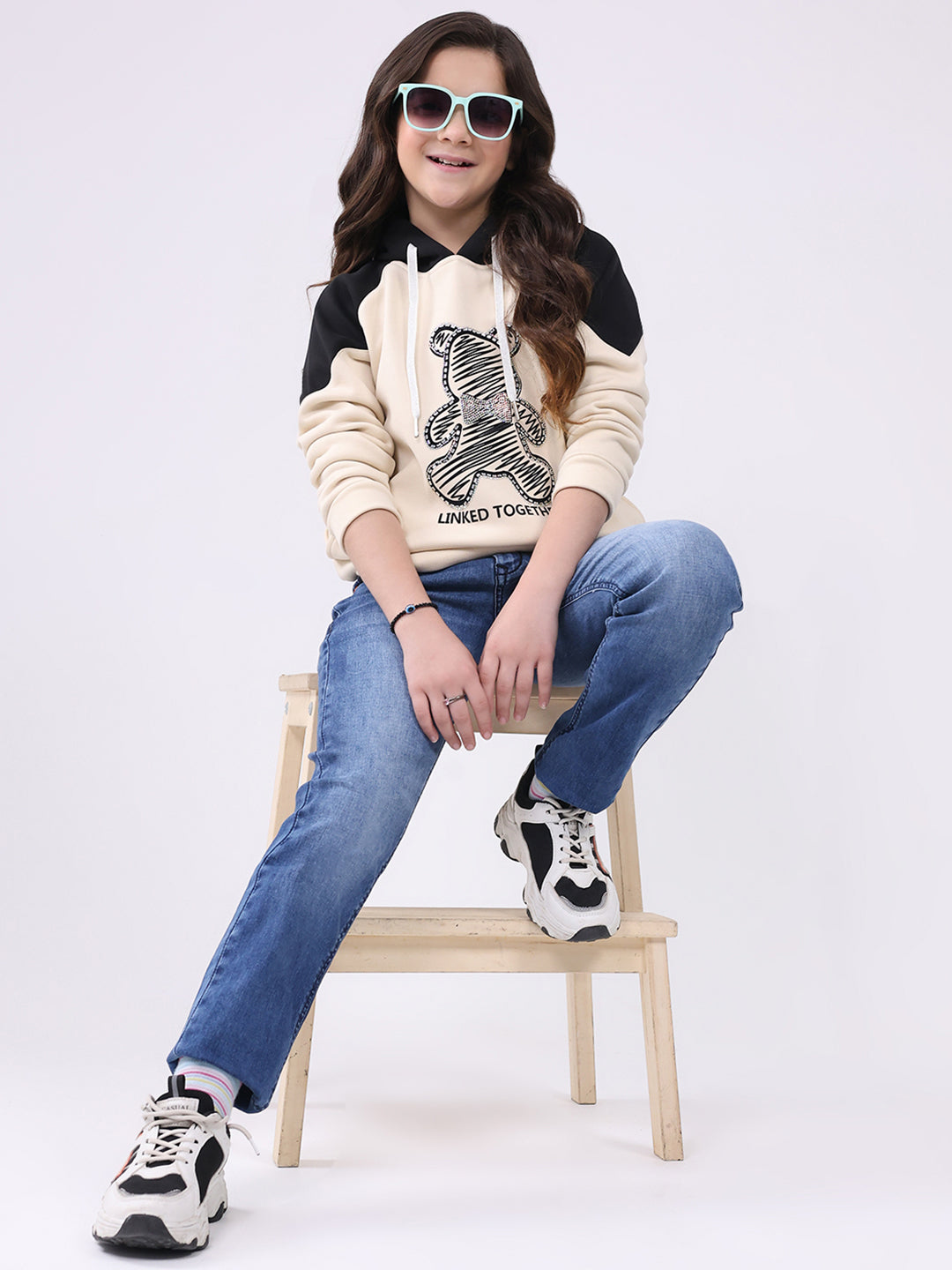 Girls Cream Printed Hooded Full Sleeve Sweatshirt