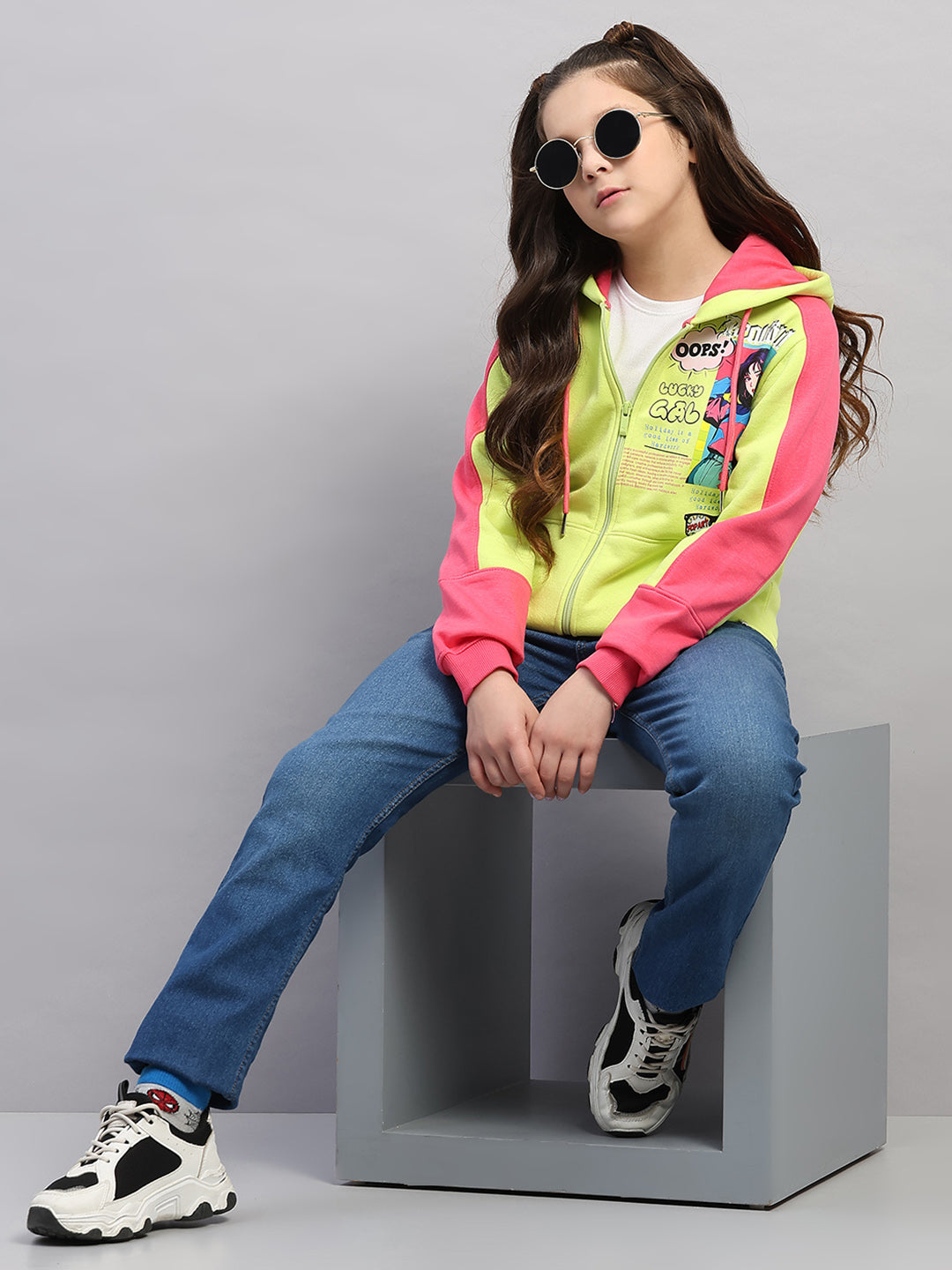 Girls Green Printed Hooded Full Sleeve Sweatshirt