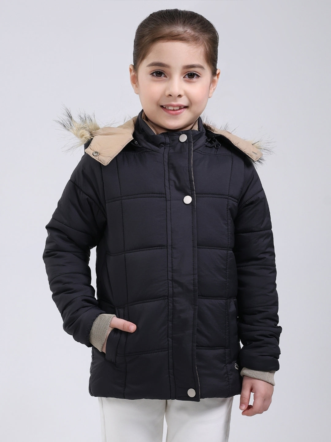 Girls Black Solid Hooded Full Sleeve Jacket