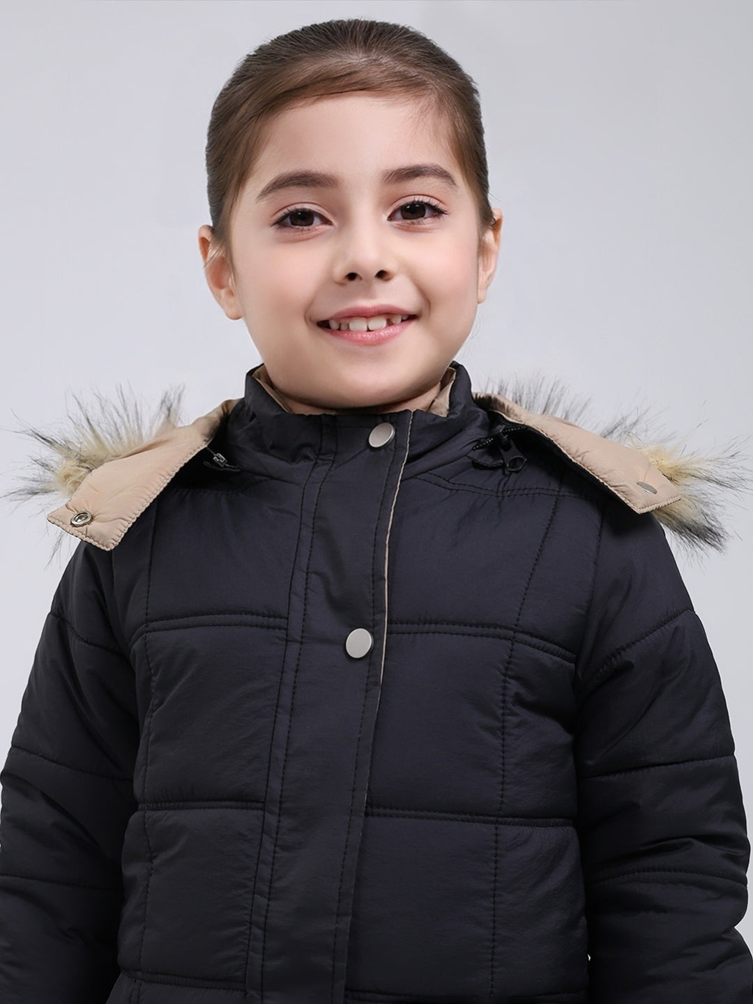 Girls Black Solid Hooded Full Sleeve Jacket