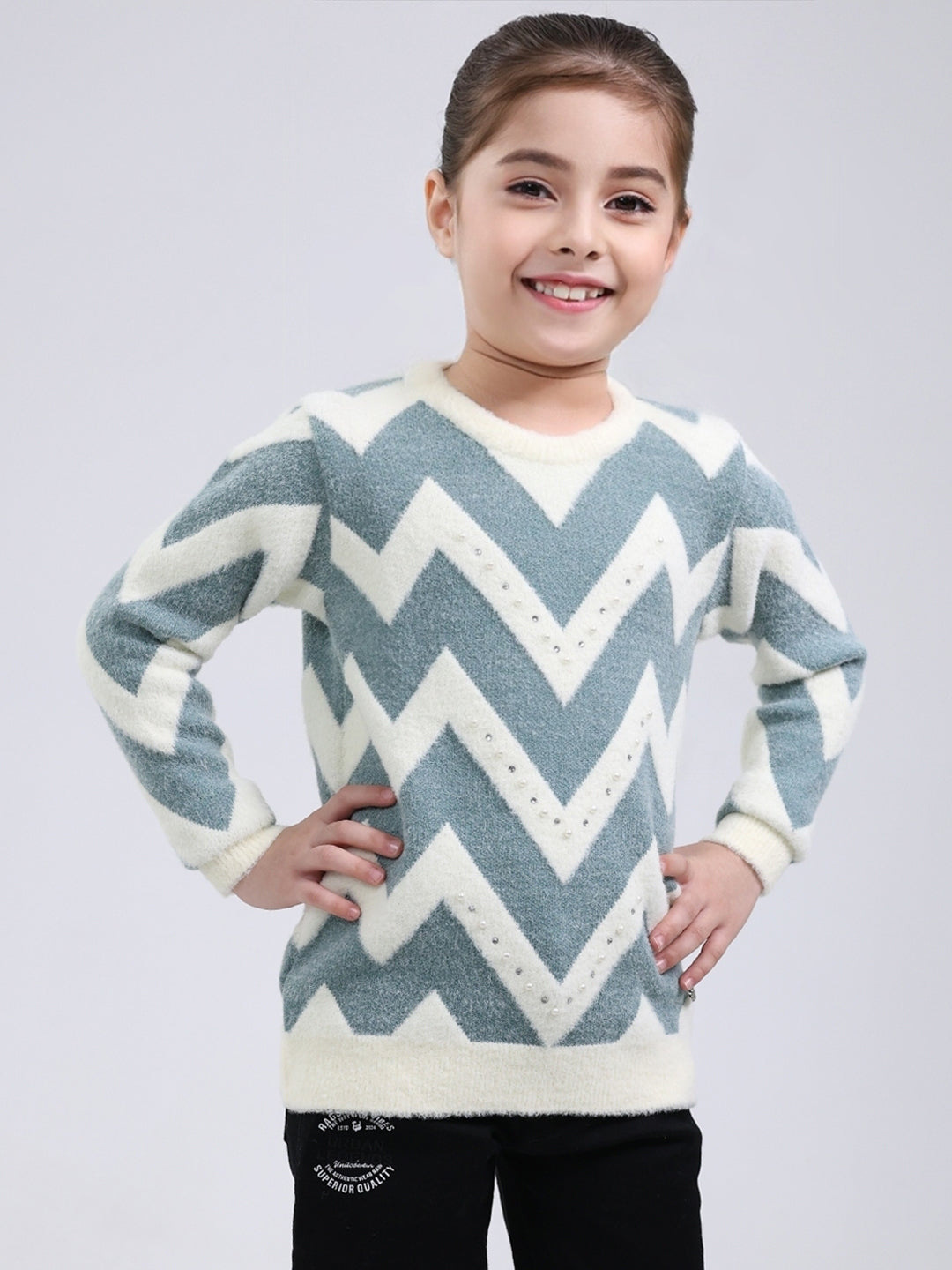 Girls Green Embroidered Round Neck Full Sleeve Pullover