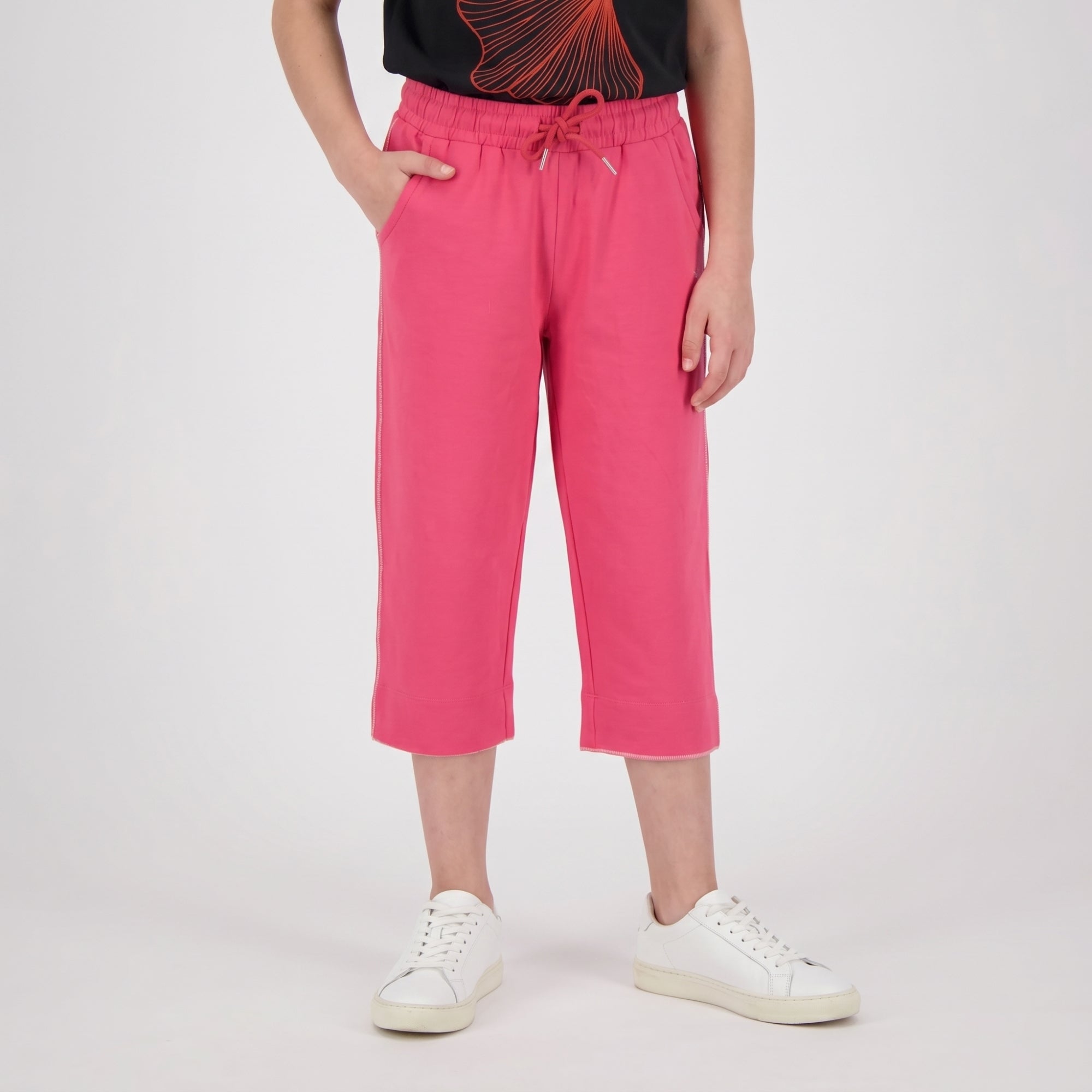 Girls Coral Solid Regular Fit Capri