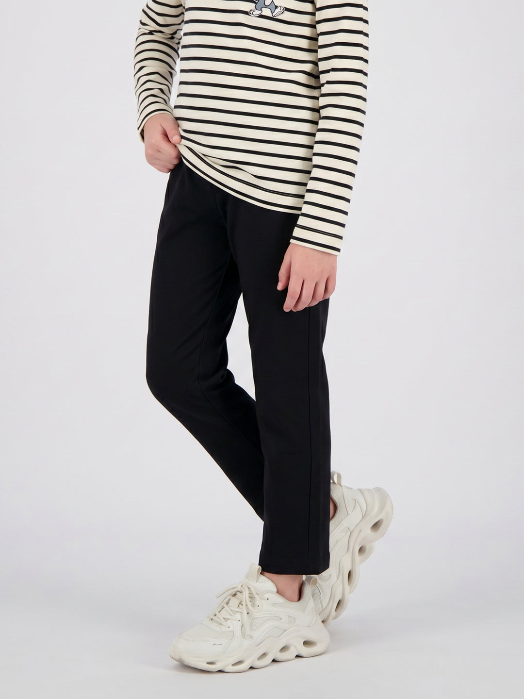 Girls Black Solid Regular Fit Lower