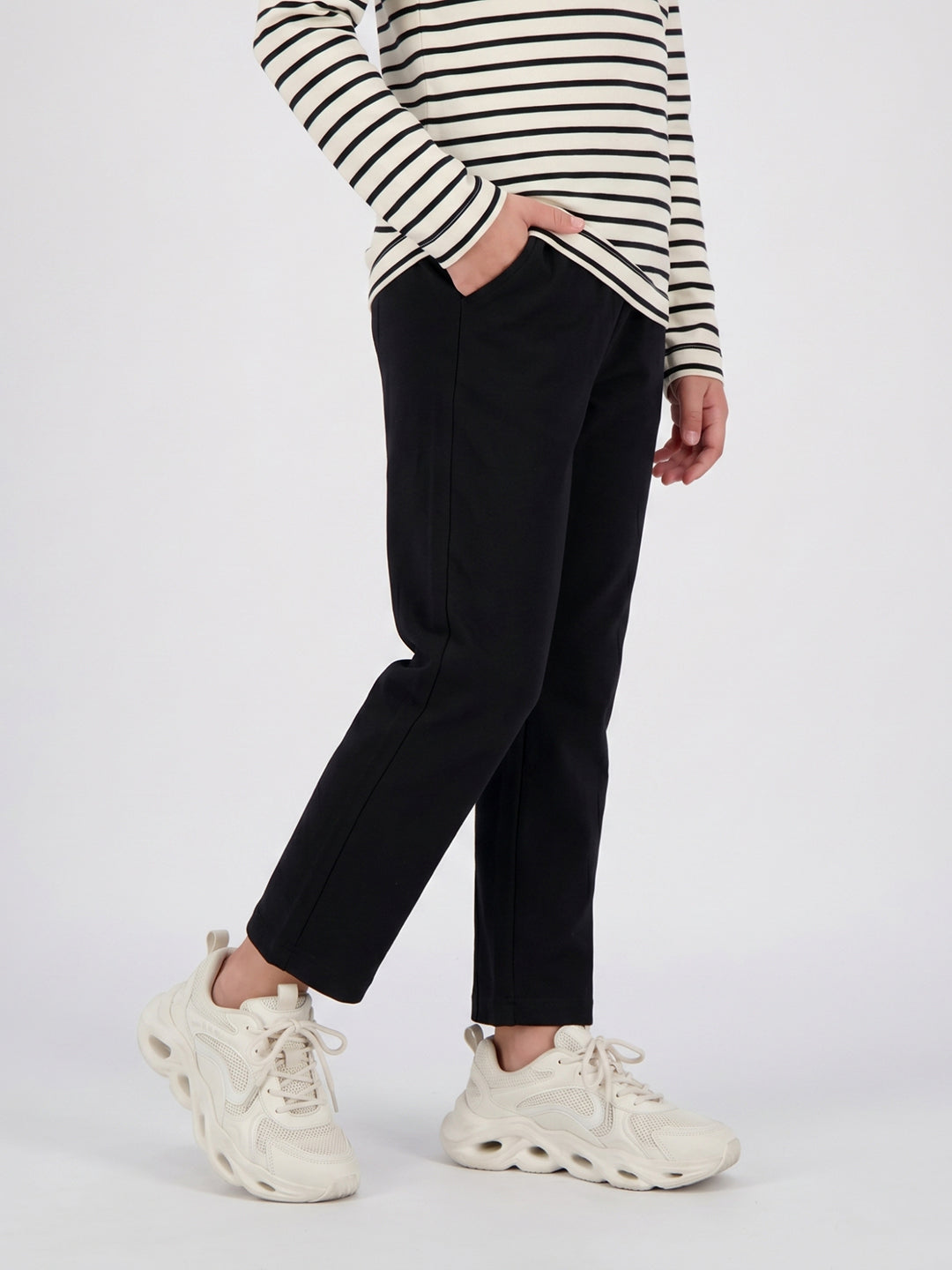 Girls Black Solid Regular Fit Lower