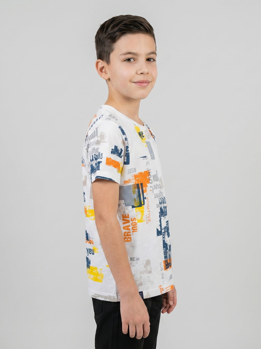 Boys White Printed Round Neck Half Sleeve T-Shirt