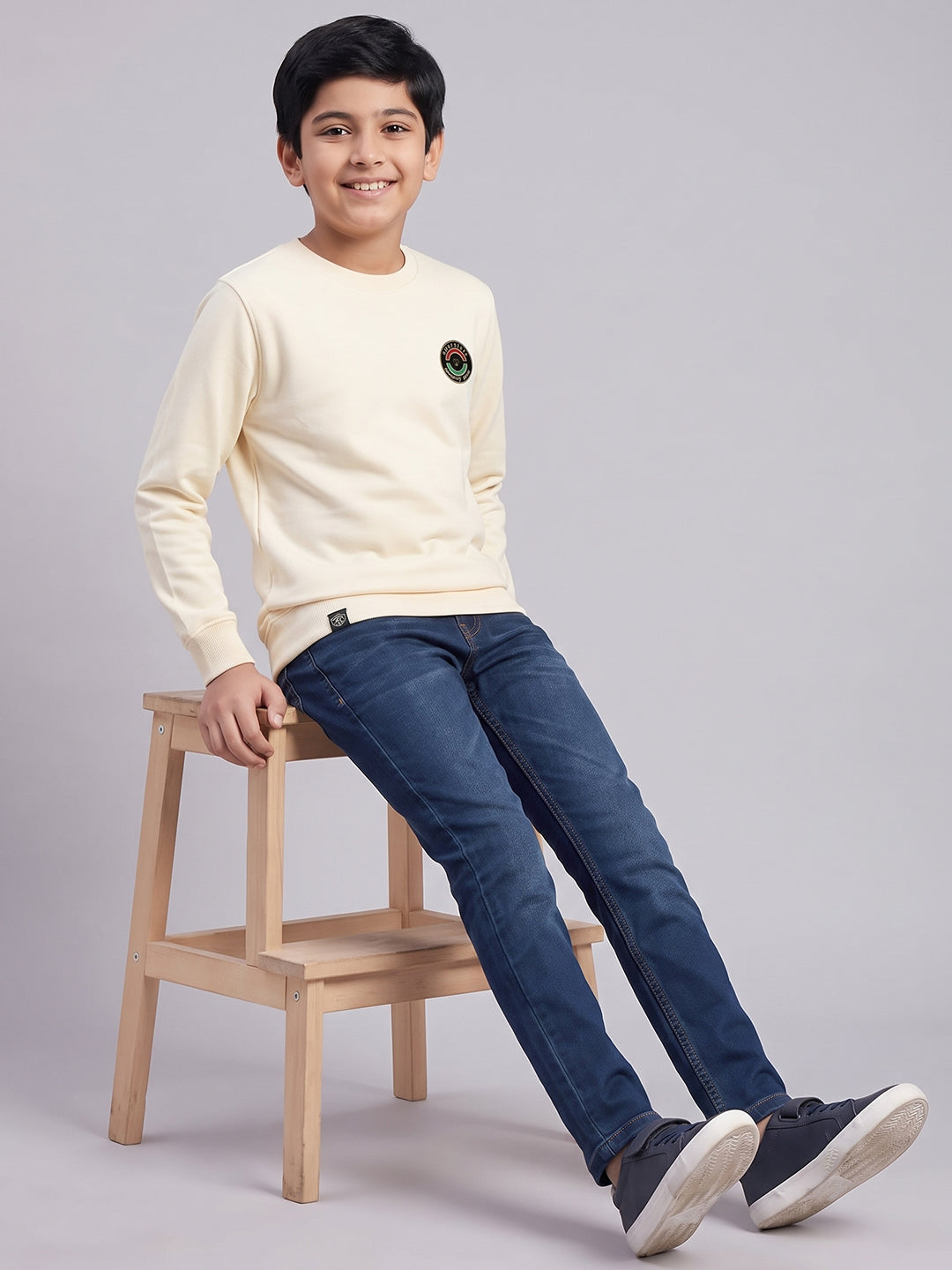 Boys Cream Solid Round Neck Full Sleeve Sweatshirt