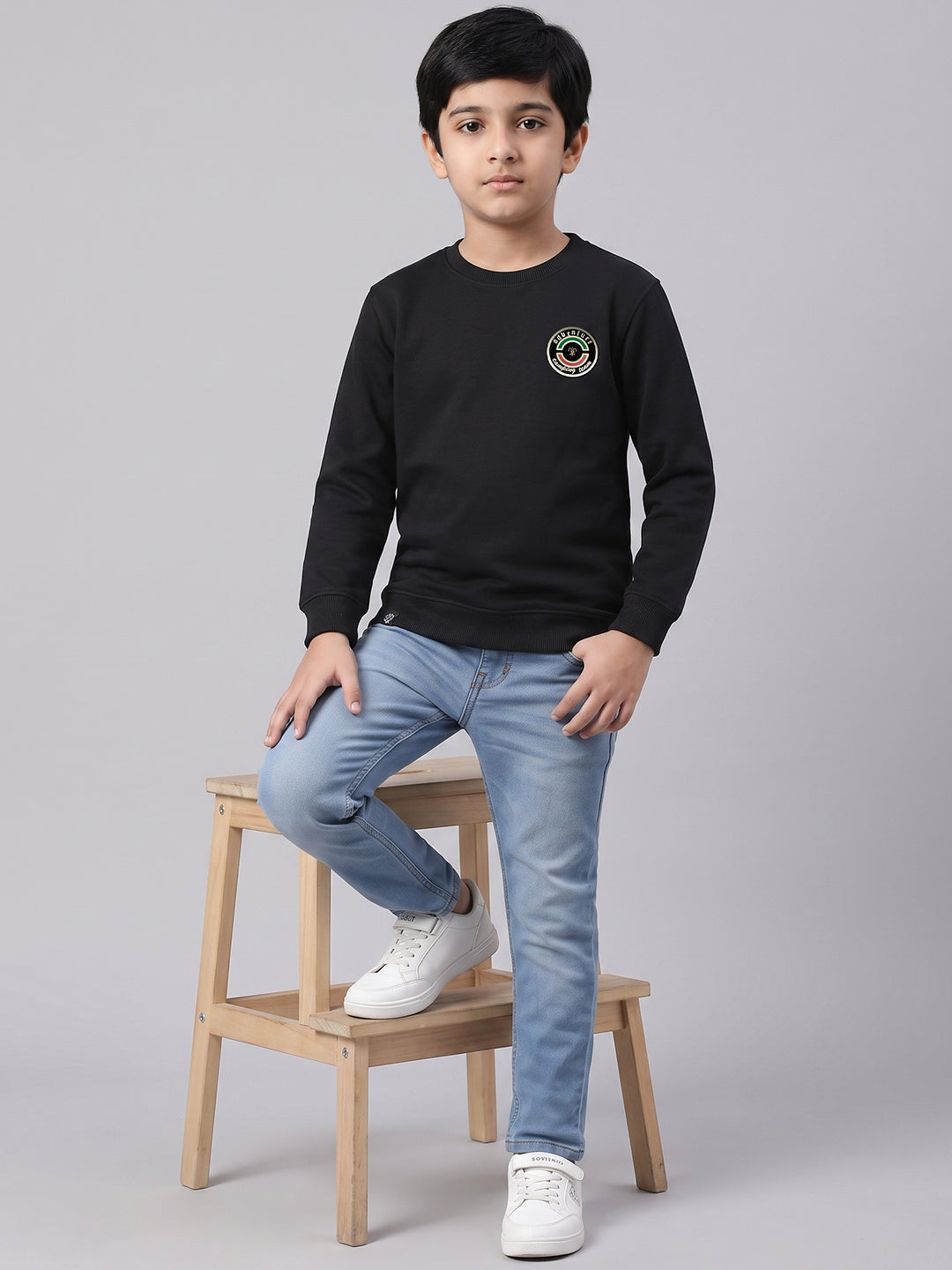 Boys Black Solid Round Neck Full Sleeve Sweatshirt