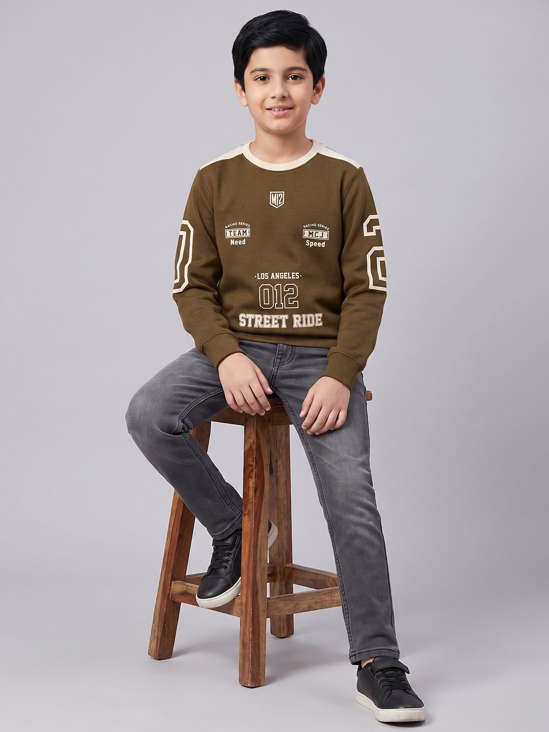 Boys Brown Printed Round Neck Full Sleeve Sweatshirt