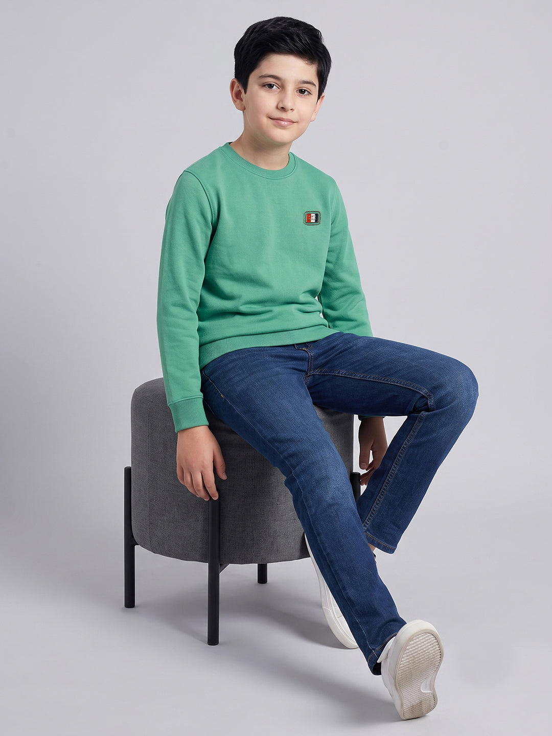 Boys Green Solid Round Neck Full Sleeve Sweatshirt