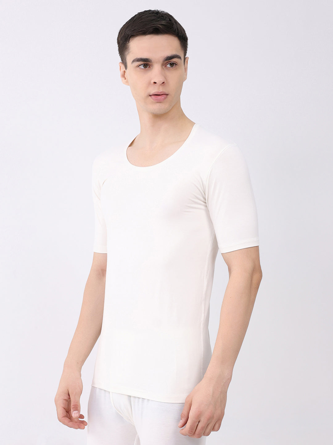 Men White Solid Round Neck Half Sleeve Thermal Vest