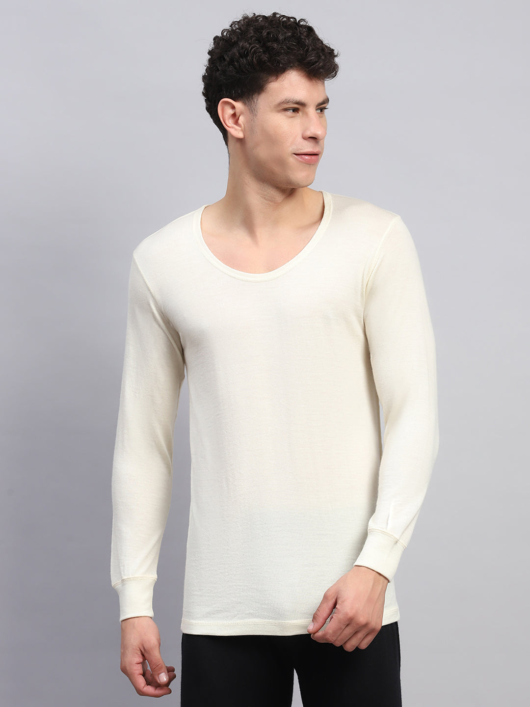 Men Cream Solid Round Neck Full Sleeve Thermal Vest