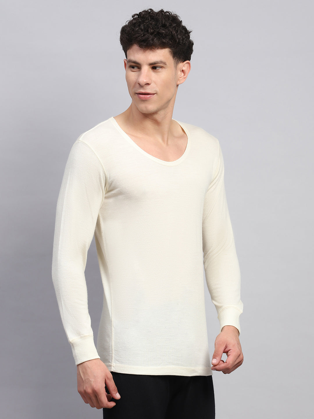 Men Cream Solid Round Neck Full Sleeve Thermal Vest