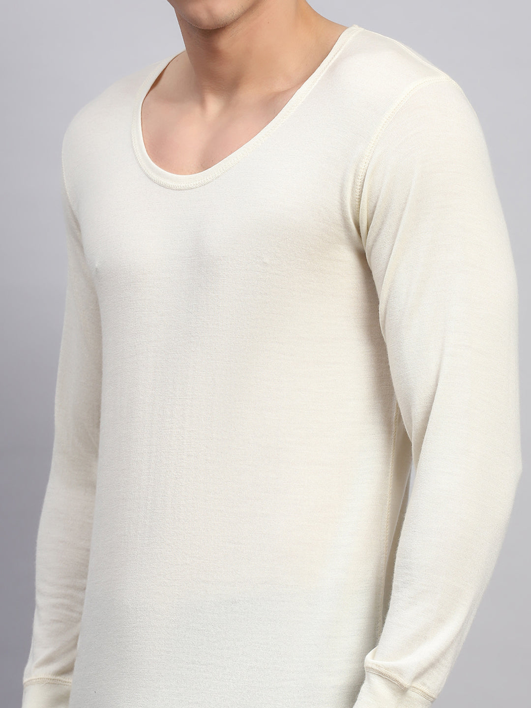 Men Cream Solid Round Neck Full Sleeve Thermal Vest