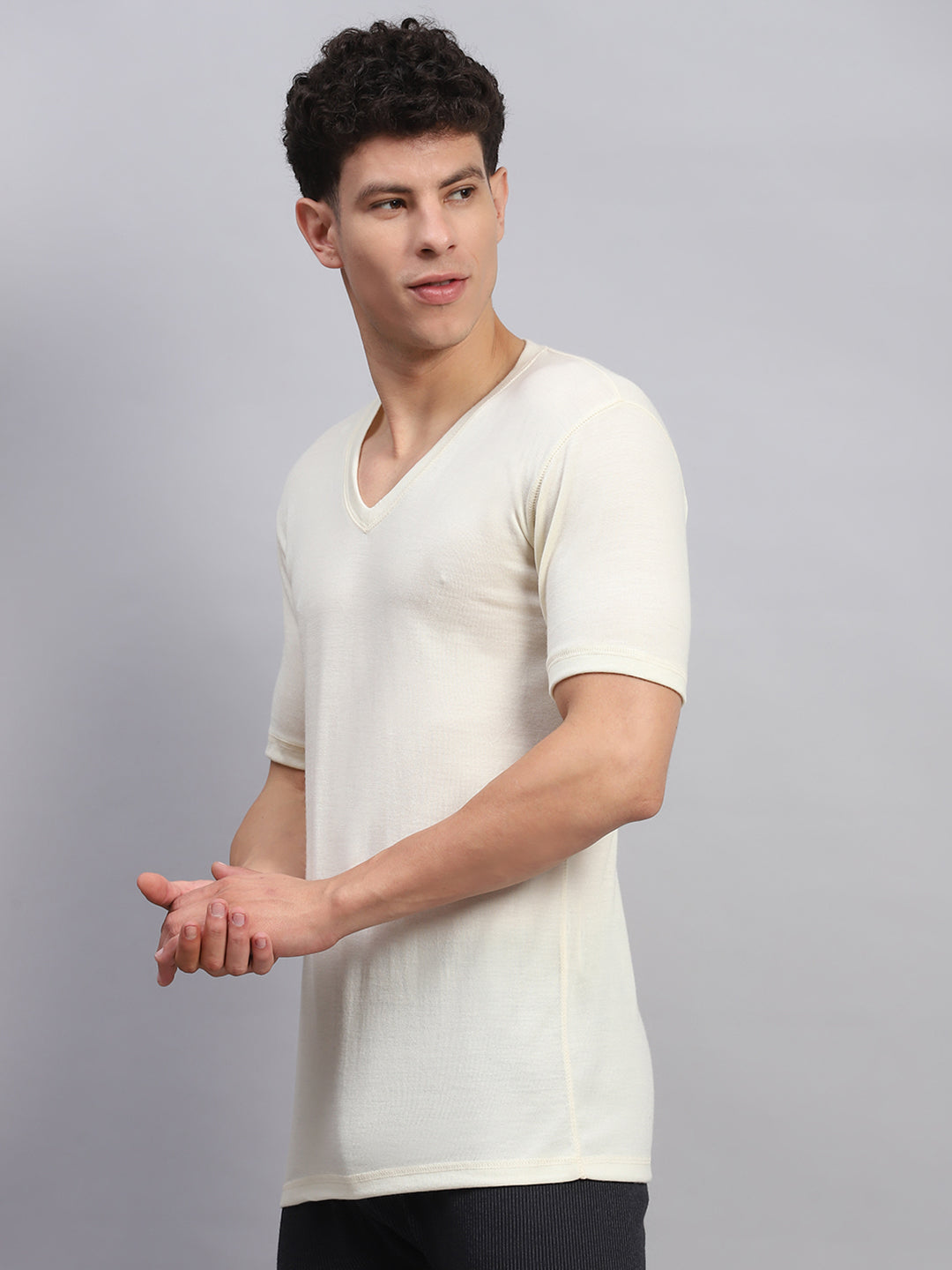 Men Cream Solid V Neck Half Sleeve Thermal Vest
