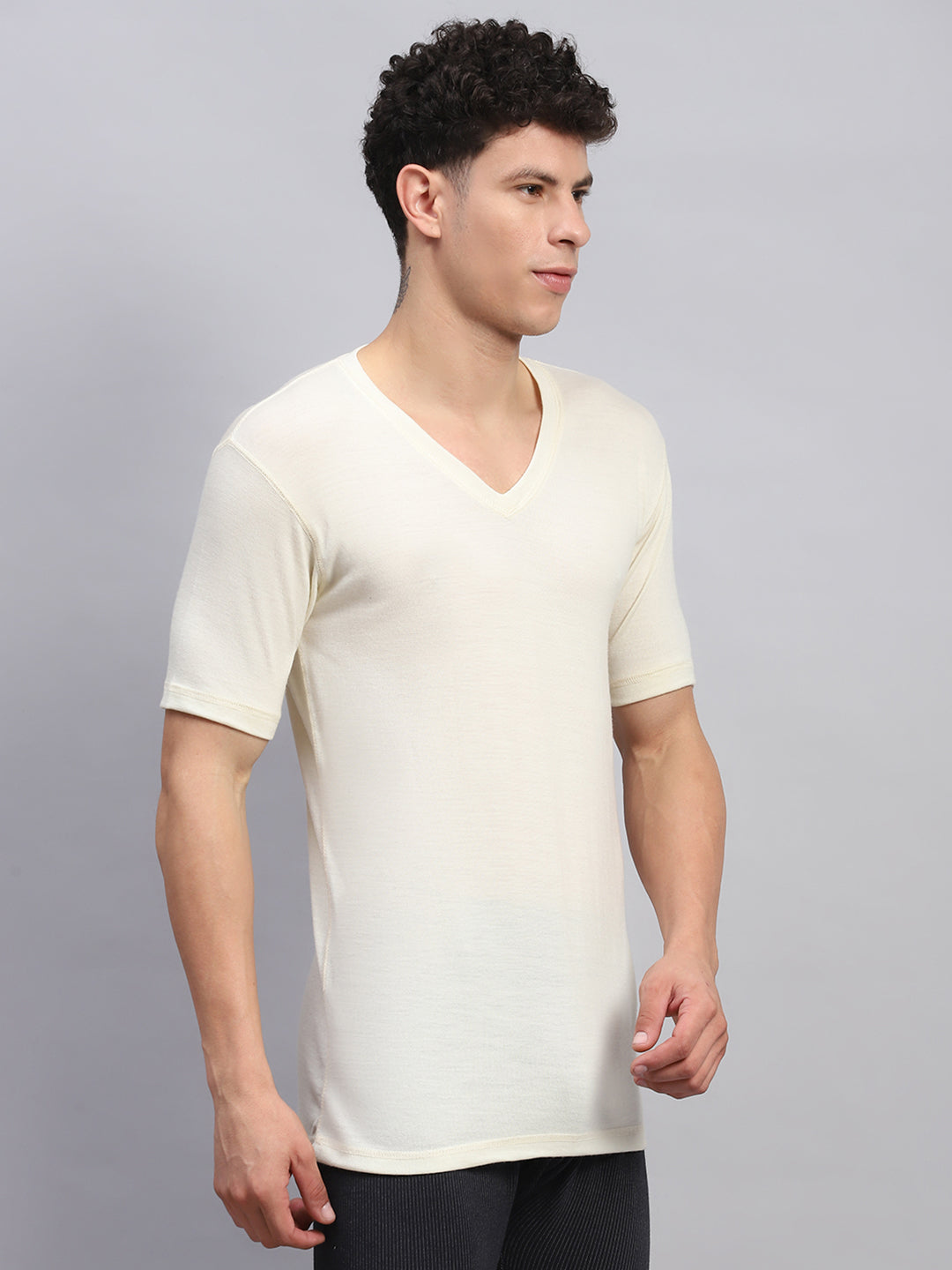 Men Cream Solid V Neck Half Sleeve Thermal Vest