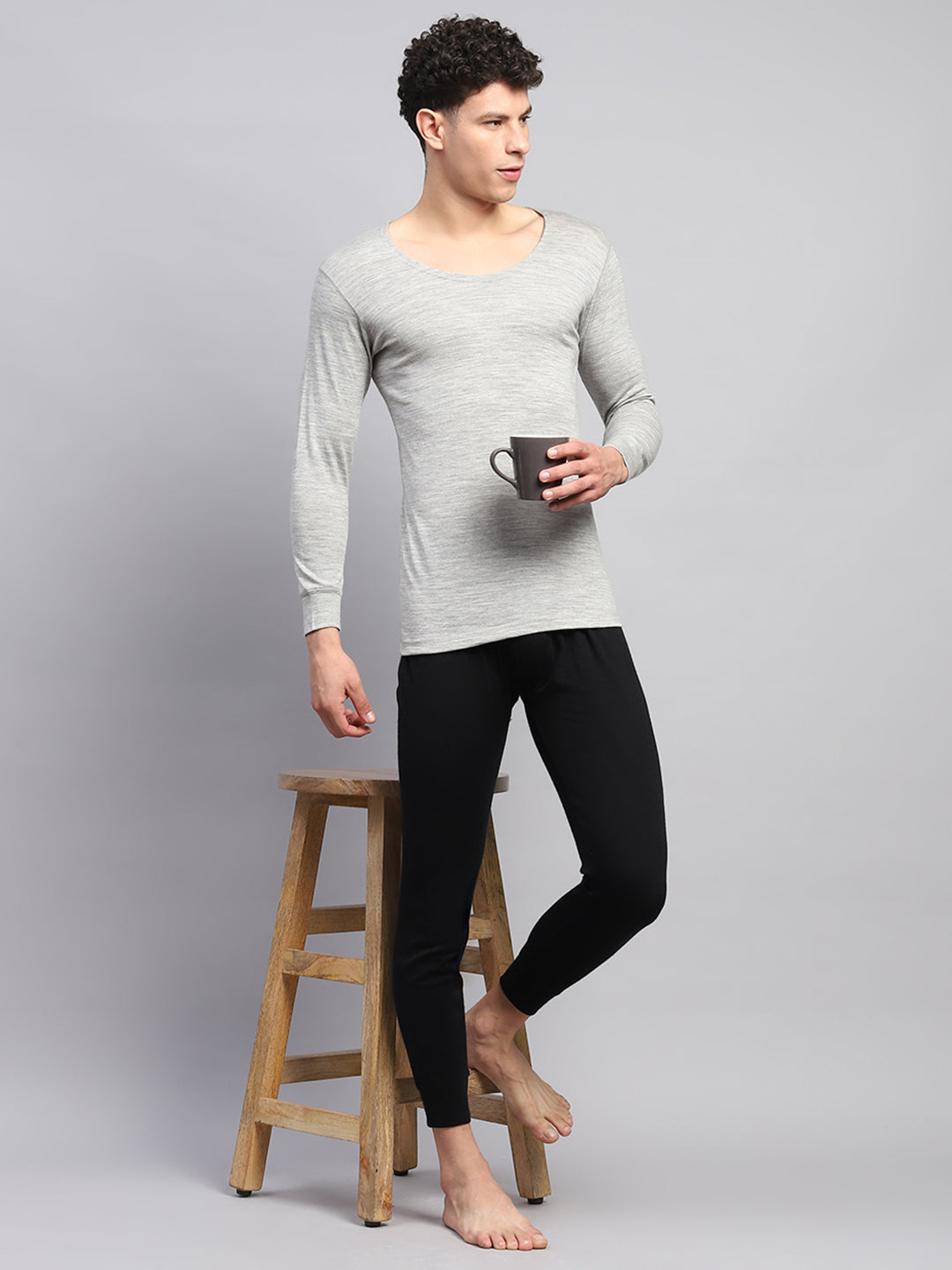 Men Grey Solid Round Neck Full Sleeve Thermal Vest