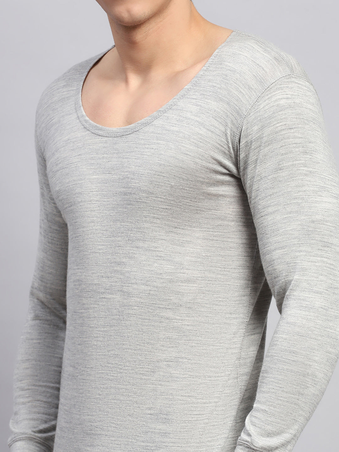 Men Grey Solid Round Neck Full Sleeve Thermal Vest