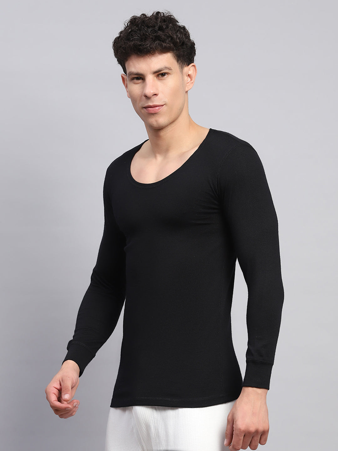 Men Black Solid Round Neck Full Sleeve Thermal Vest