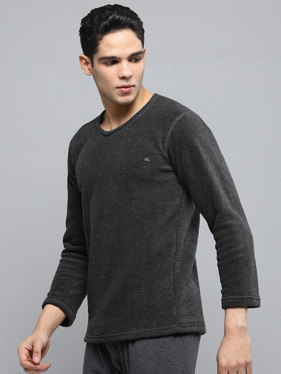 Men Black Solid Round Neck Full Sleeve Thermal Vest