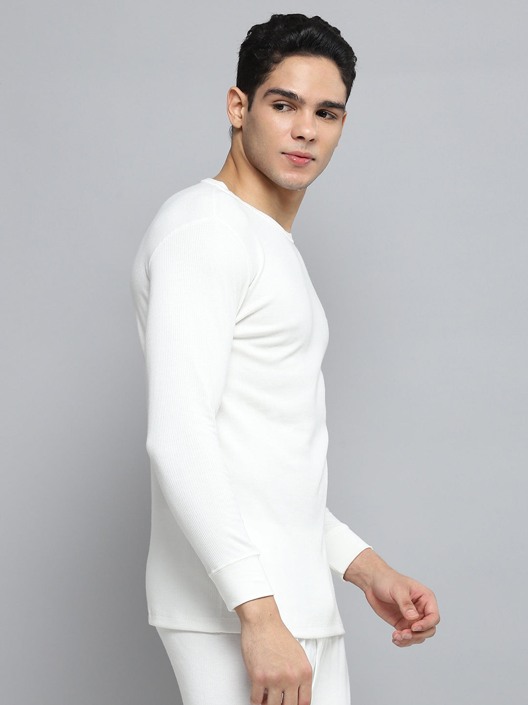 Men White Solid Round Neck Full Sleeve Thermal Vest