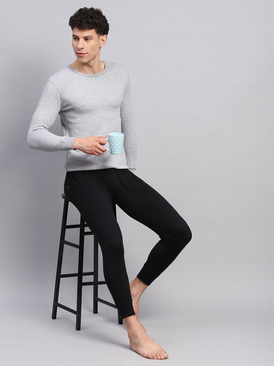 Men Grey Solid Round Neck Full Sleeve Thermal Vest