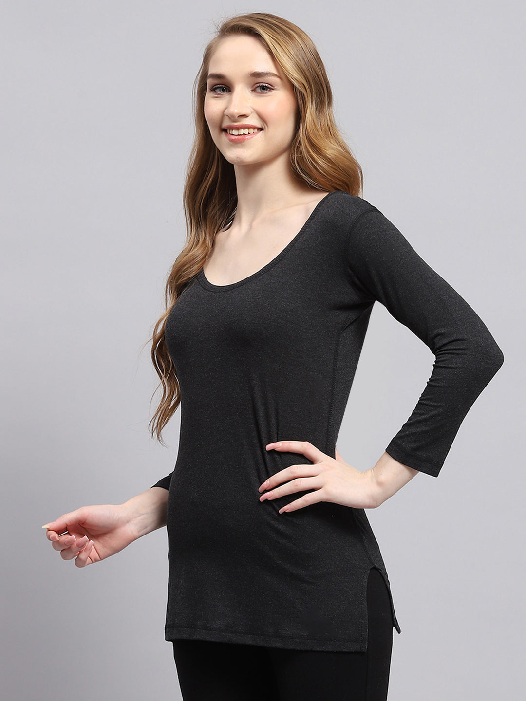 Women Black Solid Round Neck 3/4th Sleeve Thermal Vest