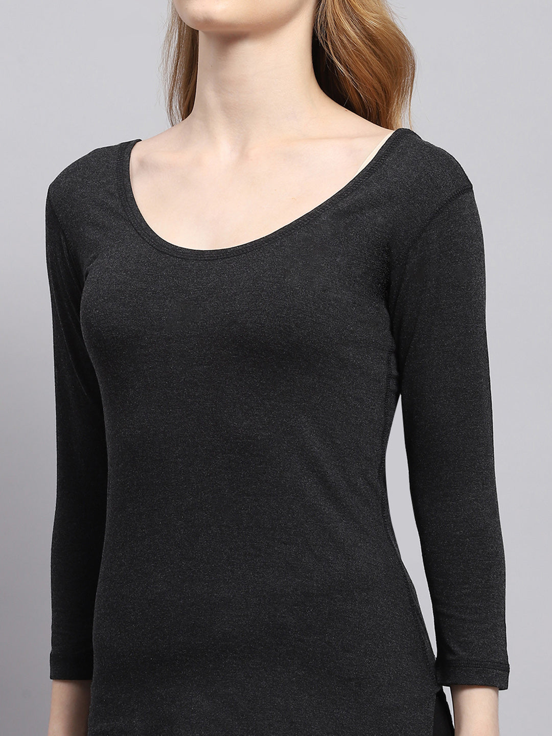 Women Black Solid Round Neck 3/4th Sleeve Thermal Vest