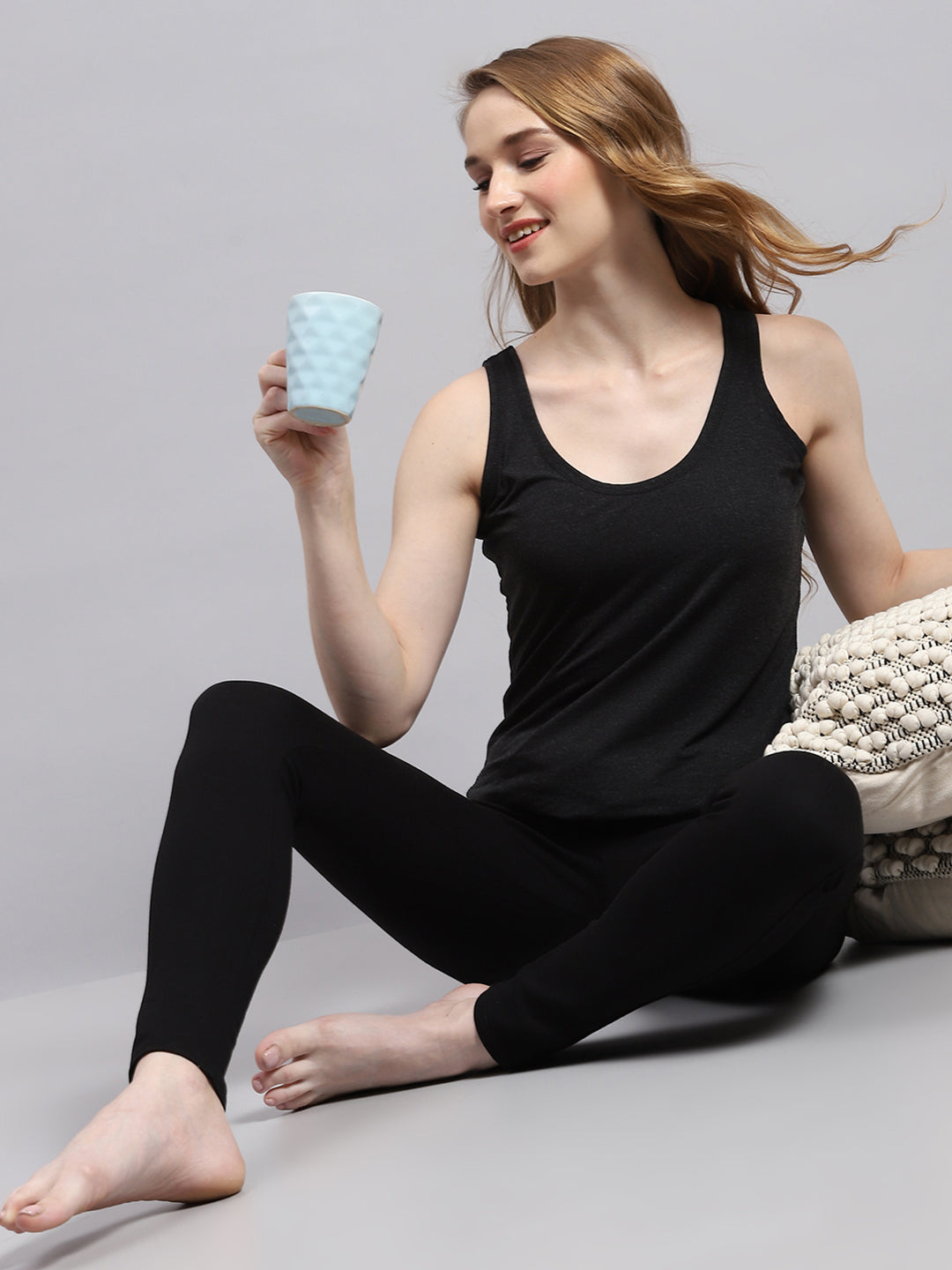 Women Black Solid Round Neck Sleeveless Thermal Vest