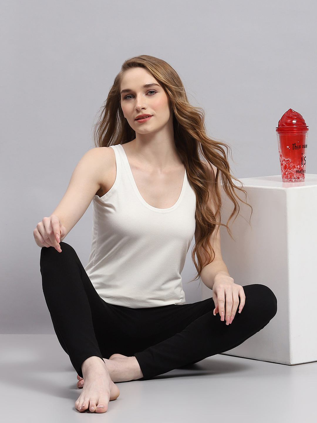 Women White Solid Round Neck Sleeveless Thermal Vest