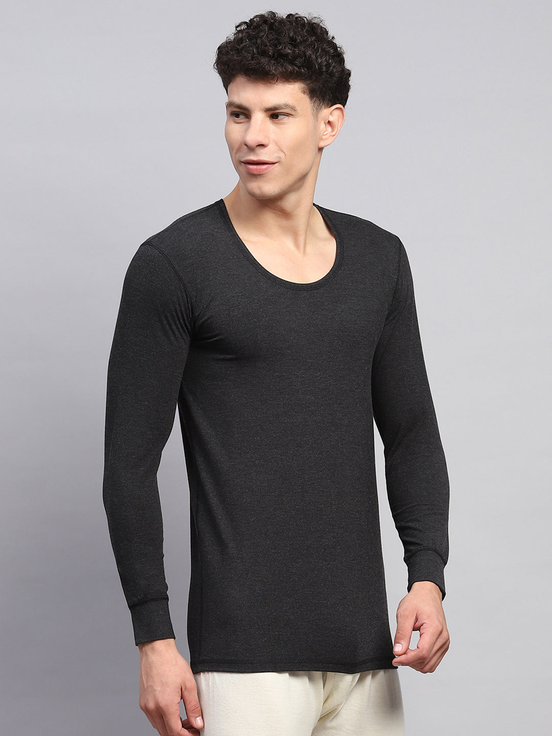 Men Black Solid Round Neck Full Sleeve Thermal Vest