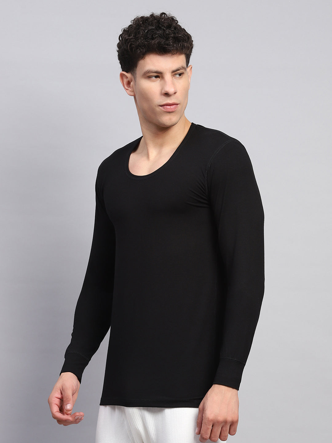 Men Black Solid Round Neck Full Sleeve Thermal Vest