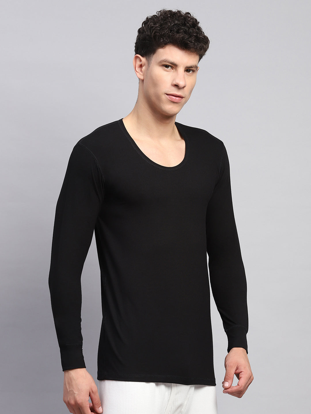 Men Black Solid Round Neck Full Sleeve Thermal Vest