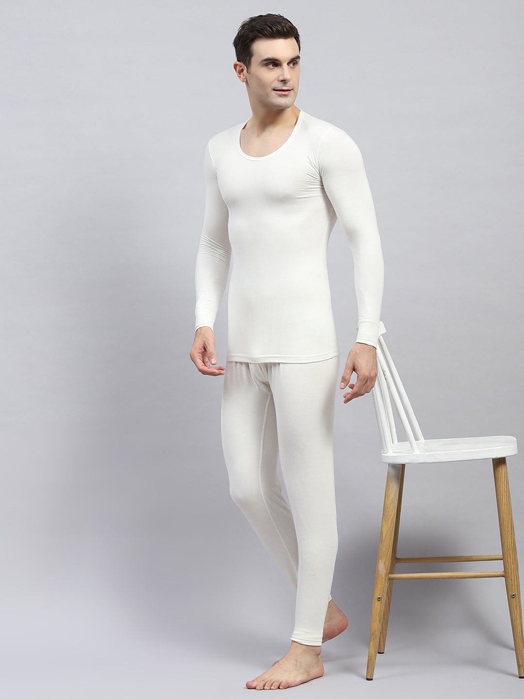 Men White Solid Round Neck Full Sleeve Thermal Vest