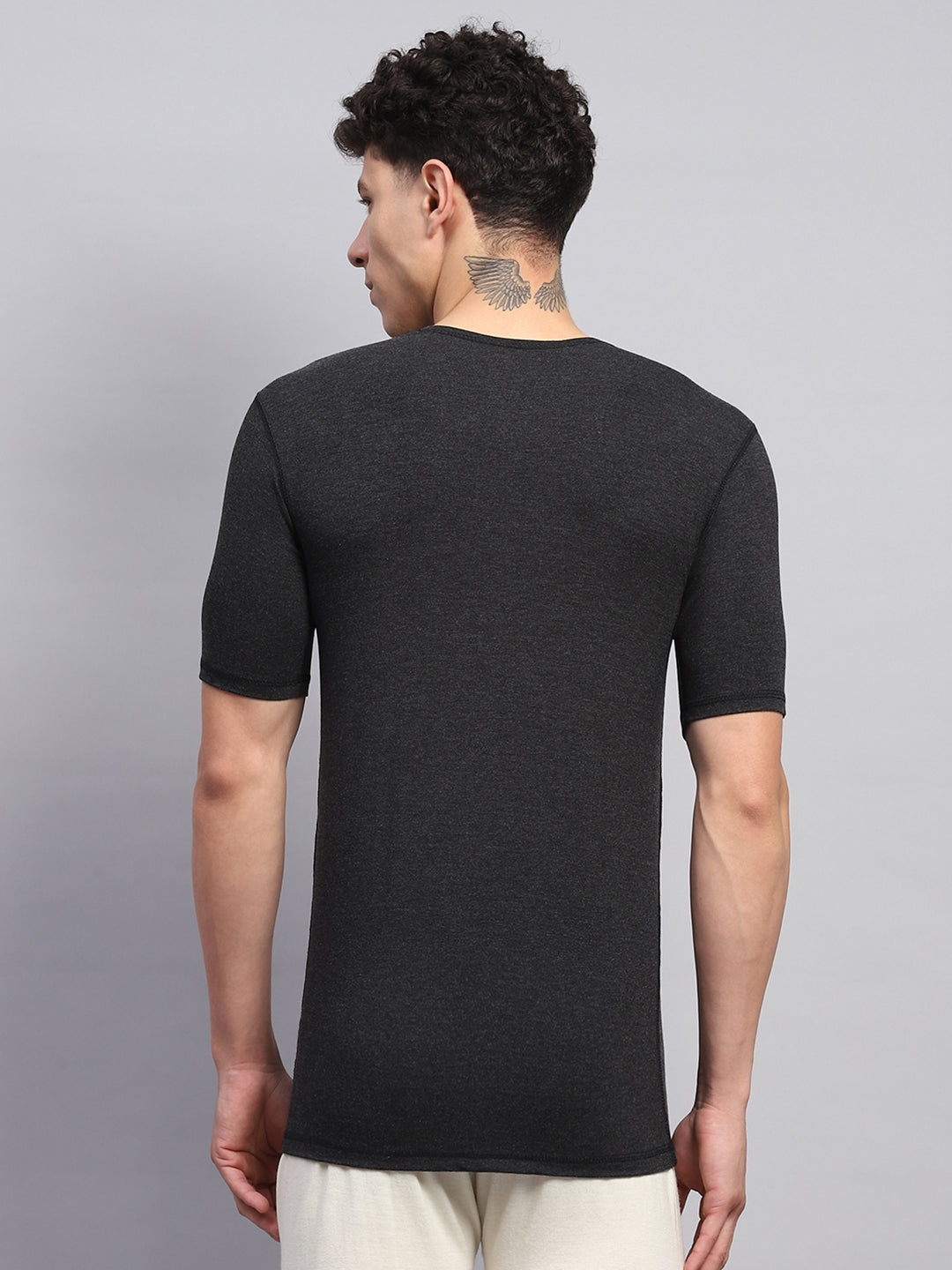 Men Black Solid Round Neck Half Sleeve Thermal Vest