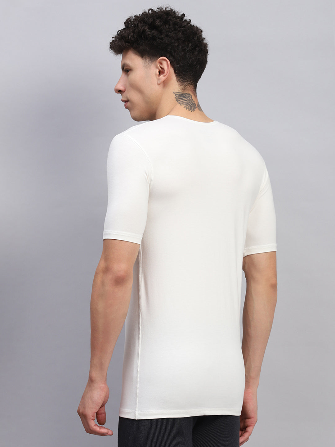 Men White Solid Round Neck Half Sleeve Thermal Vest