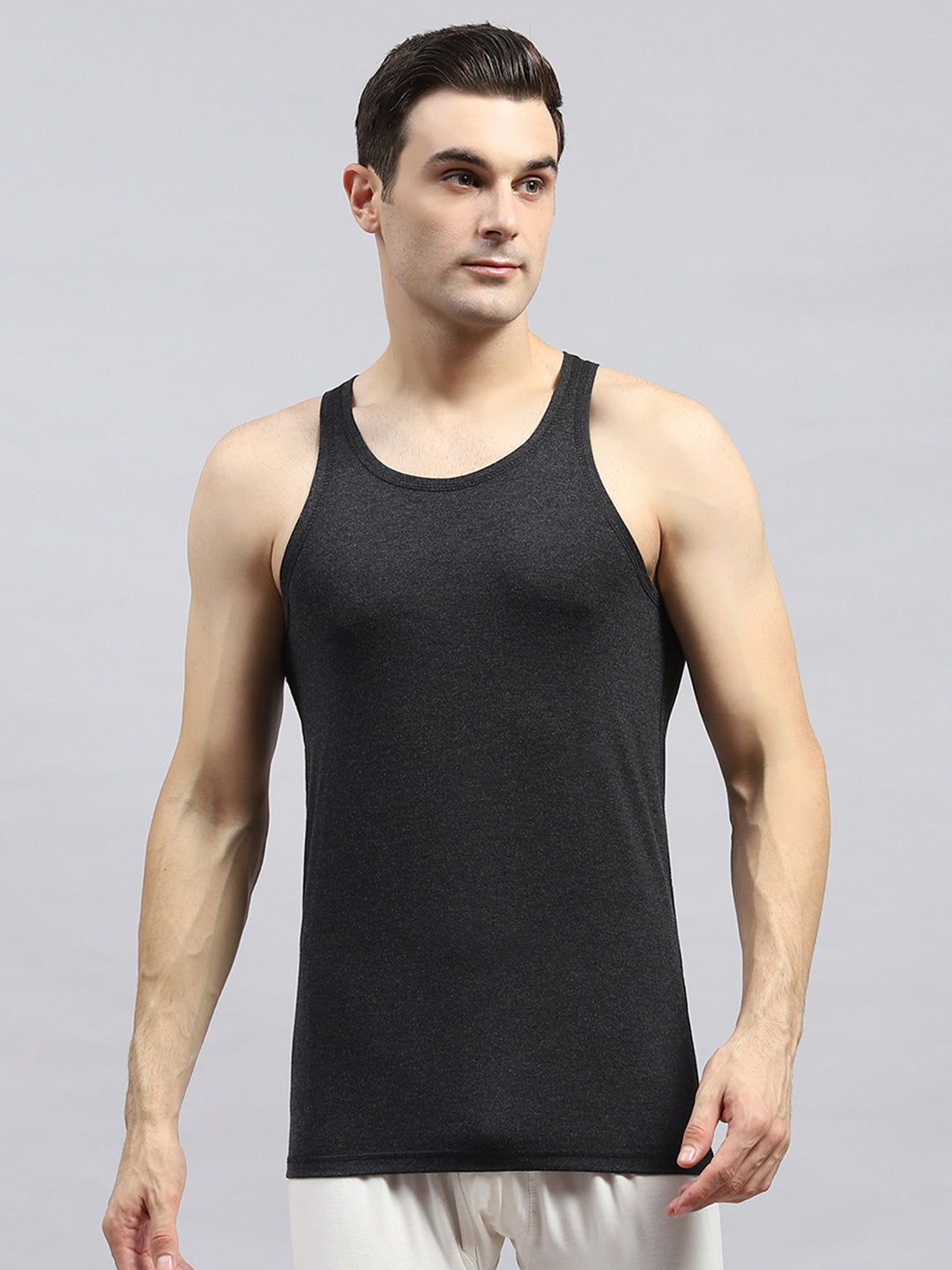 Men Black Solid Round Neck Sleeveless Thermal Vest