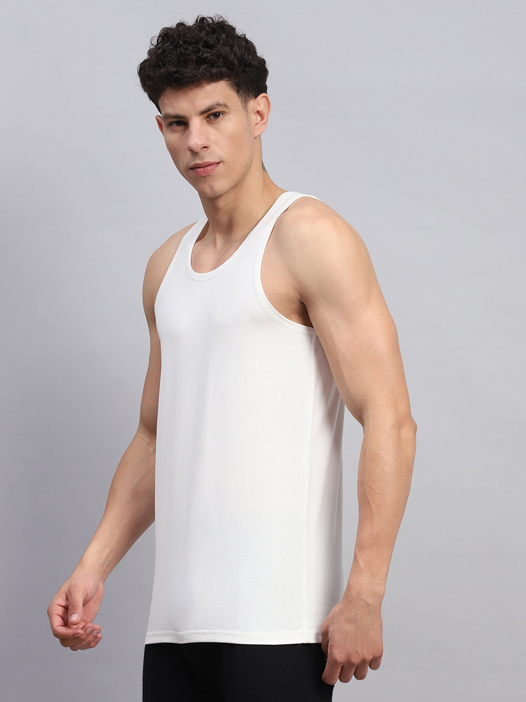 Men White Solid Round Neck Sleeveless Thermal Vest