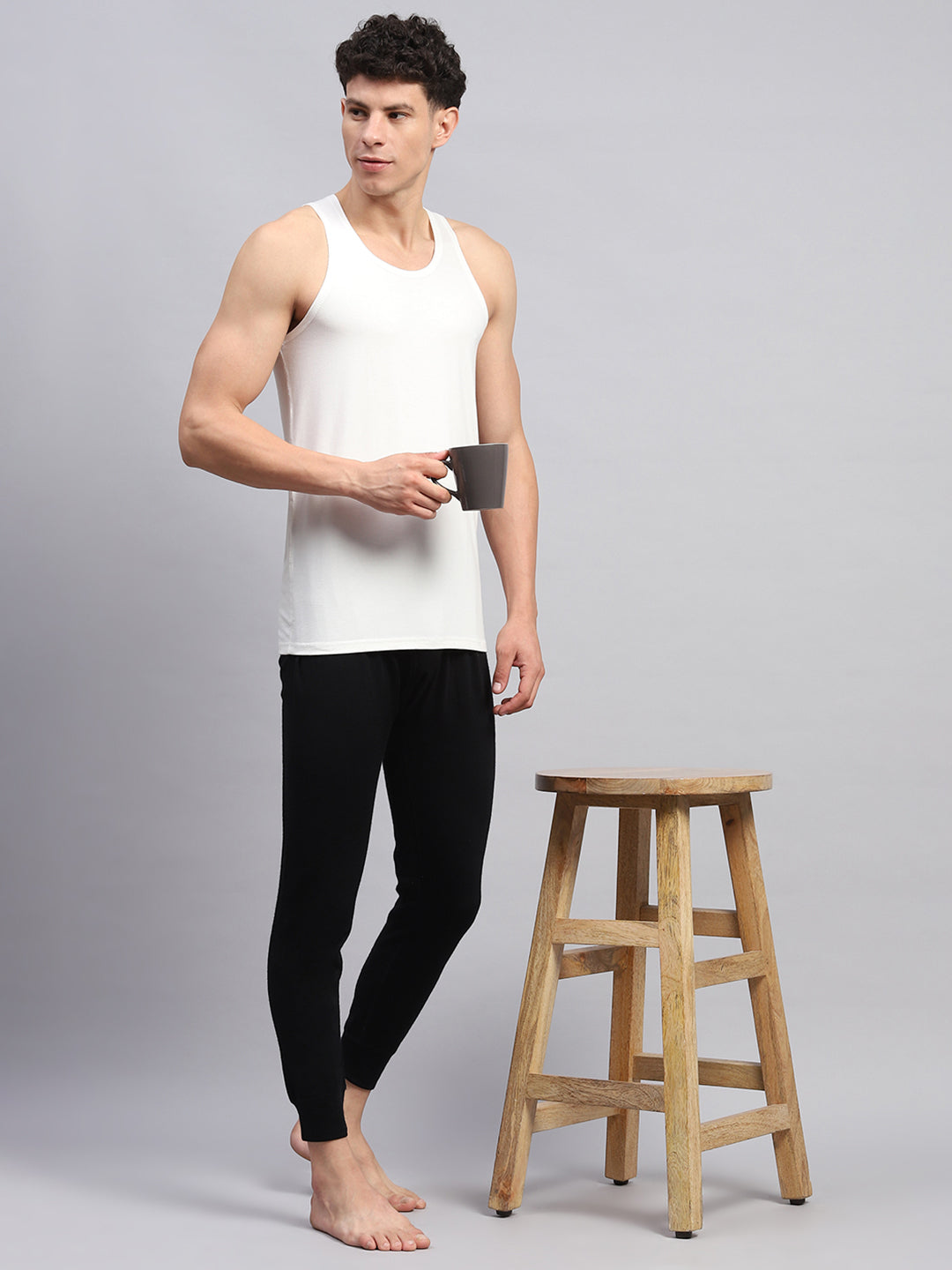 Men White Solid Round Neck Sleeveless Thermal Vest